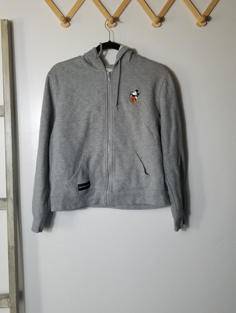 WALT DISNEY WORLD MICKEY ZIP-UP JACKET SIZE LARGE (READ FULL DESCRIPTION)